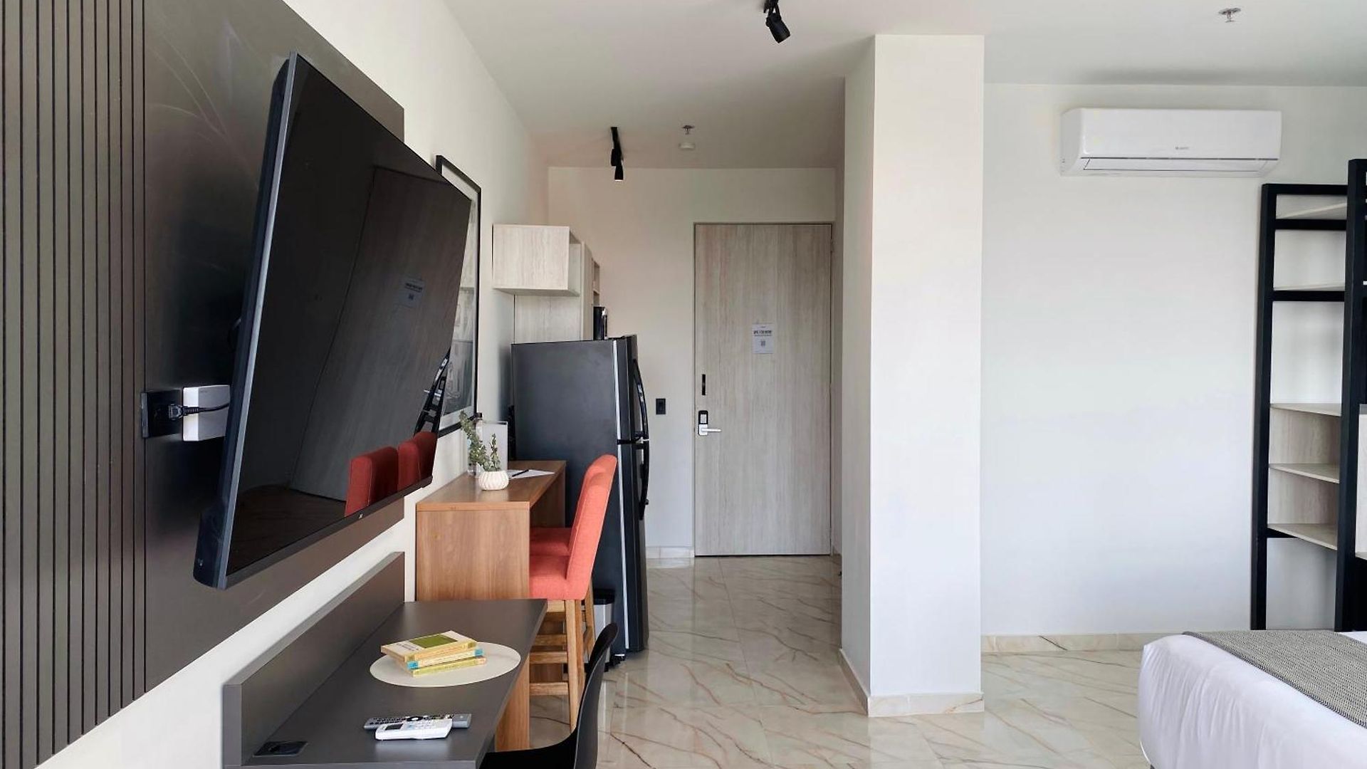 Muralla By Wynwood House *