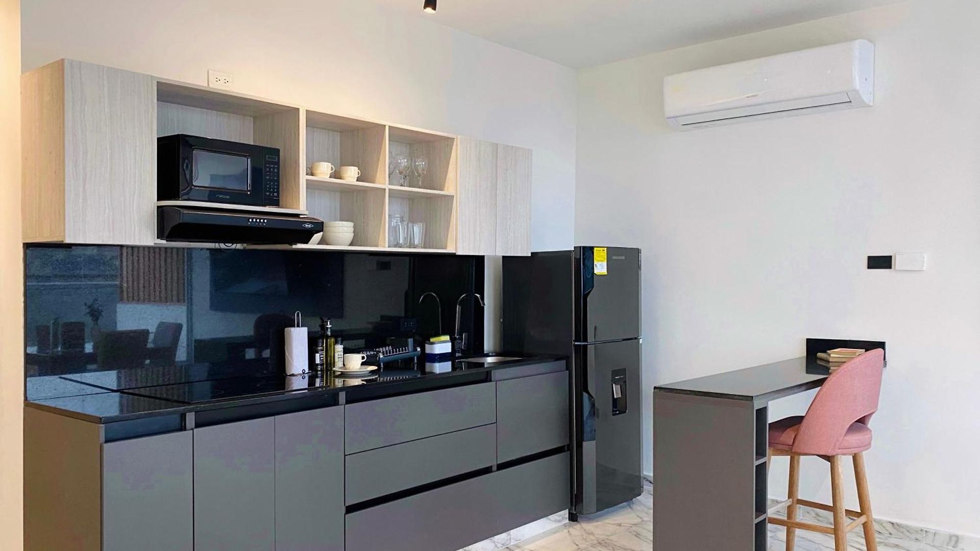 Muralla By Wynwood House Cartagena