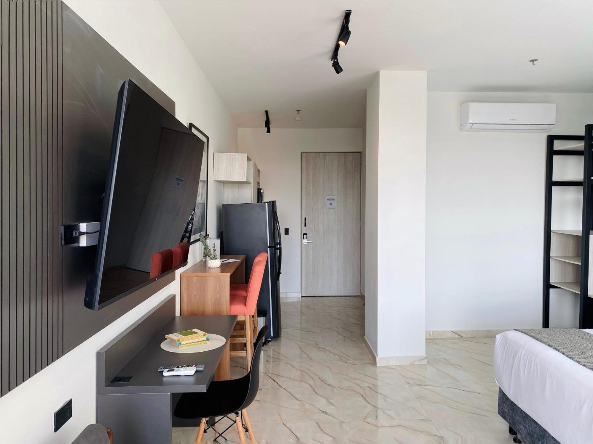 Muralla By Wynwood House *